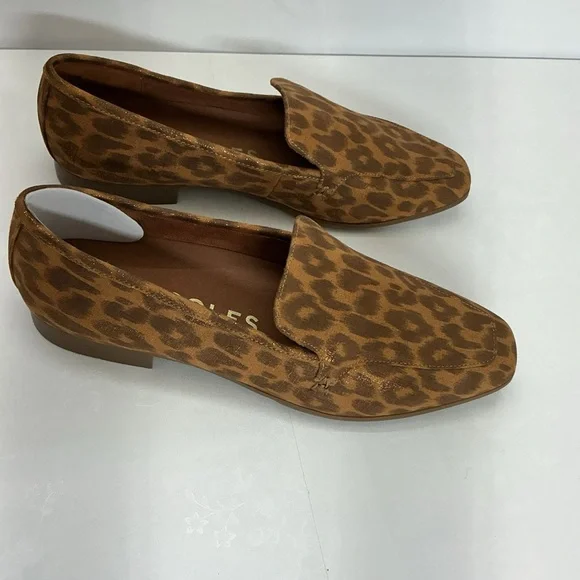 AEROSOLES Men's Tan Leopard Loafers - Picture 2 of 6